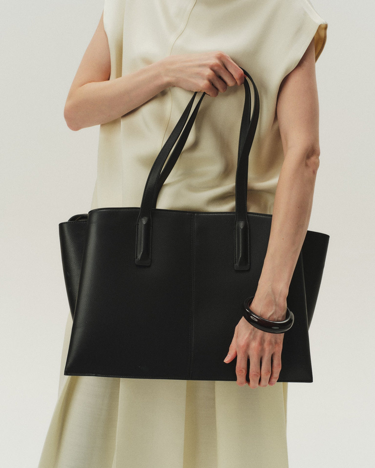Eterna™ Luxe Tote